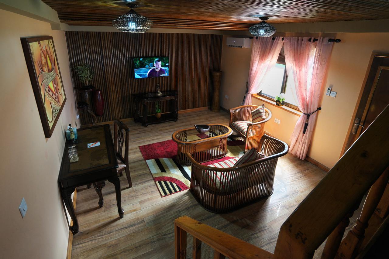 Maaha Beach Resort Anochi Extérieur photo