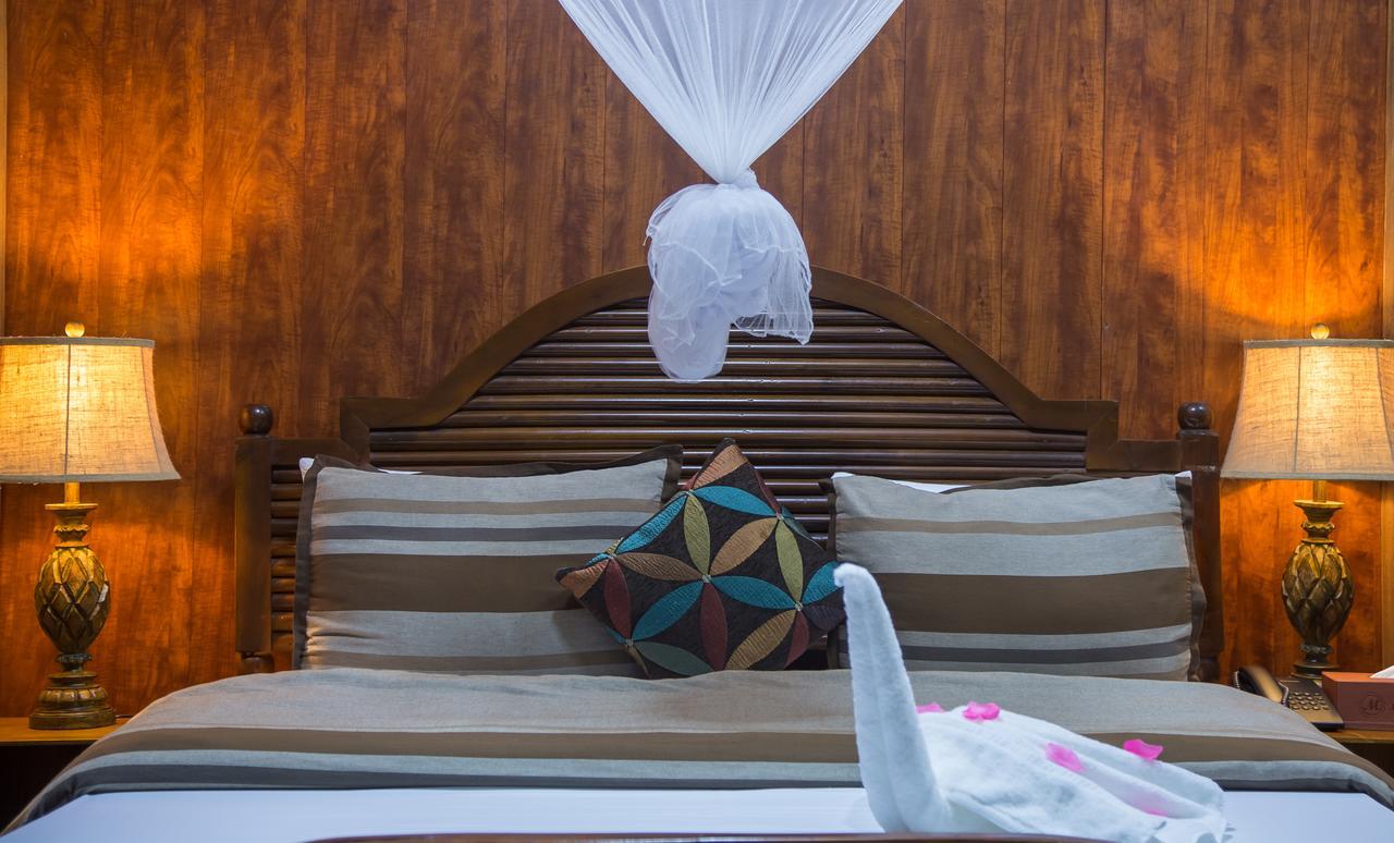 Maaha Beach Resort Anochi Extérieur photo